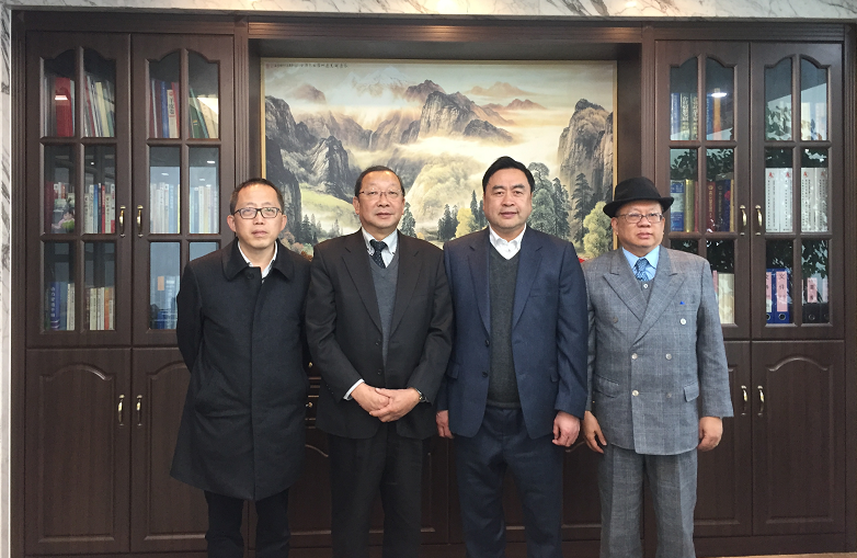 趙振元和陳宗欣教授、蛯子晴夫總經(jīng)理、愛德中創(chuàng)公司鄒克總經(jīng)理親切合影.png