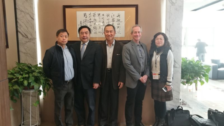 11-趙振元、副院長姚虹與洪啟財副總裁一行親切合影.jpg