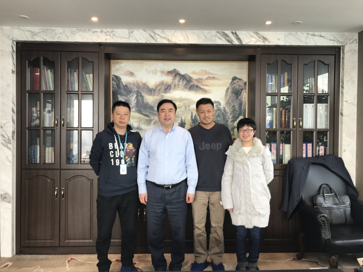 6-趙振元同志和新疆分院張松濤、總包公司房弢、潘柯樾親切合影.jpg