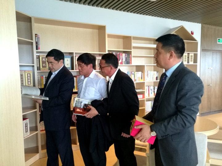 6-趙振元董事長參觀?；鶈T工文化中心.jpg